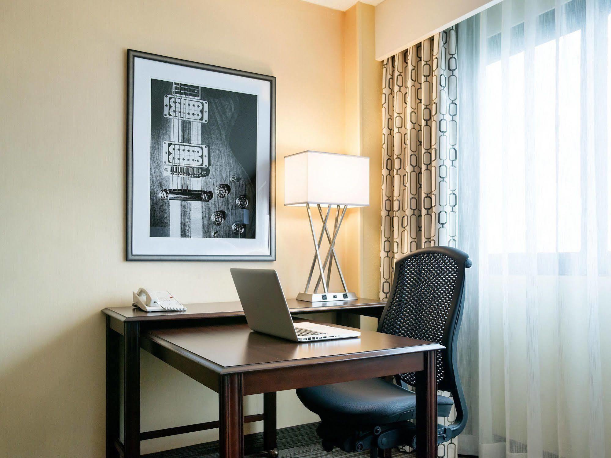 Nashville Airport Marriott Exterior photo